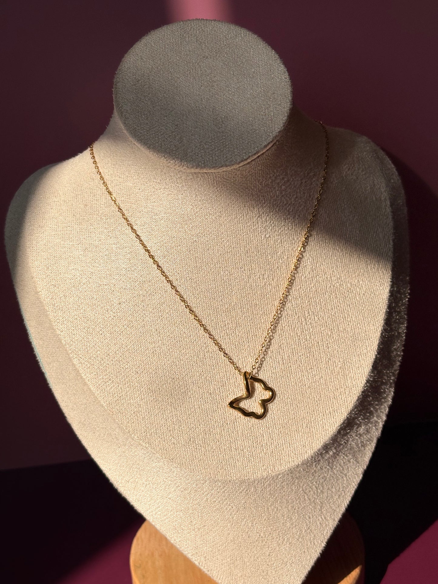 Collar de mariposa