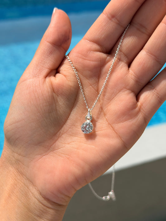 Collar de brillante